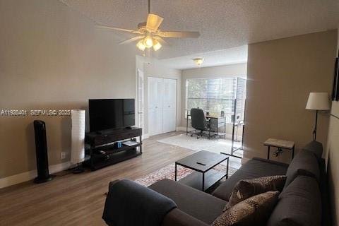 Снять в аренду кондоминиум в Дейви, Флорида 1 спальня, 74.79м2, № 1987732 - фото 4