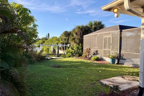 House in Port Charlotte, Florida 3 bedrooms, 150.41 sq.m. № 2394263 - photo 22