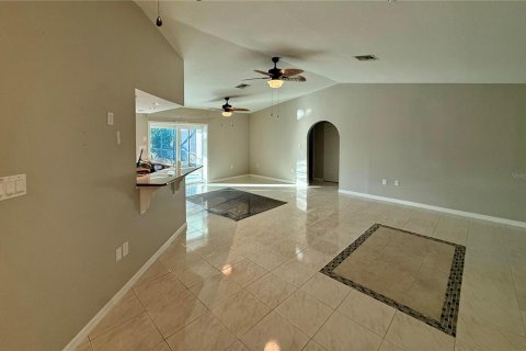 House in Port Charlotte, Florida 3 bedrooms, 150.41 sq.m. № 2394263 - photo 6