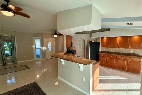House in Port Charlotte, Florida 3 bedrooms, 150.41 sq.m. № 2394263 - photo 9