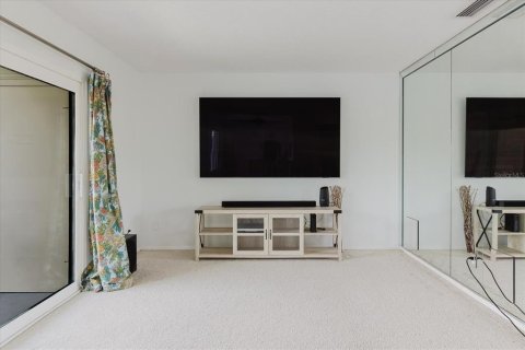 Condo in Tarpon Springs, Florida, 2 bedrooms  № 1630737 - photo 16