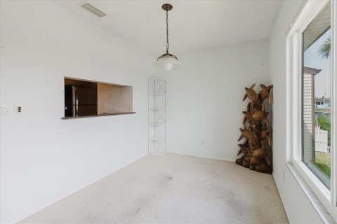 Condo in Tarpon Springs, Florida, 2 bedrooms  № 1630737 - photo 18