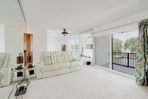 Condo in Tarpon Springs, Florida, 2 bedrooms  № 1630737 - photo 14