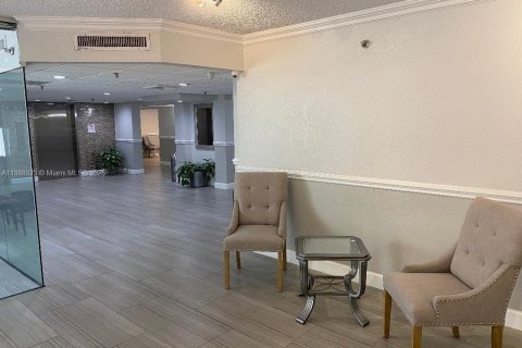 Снять в аренду кондоминиум в Холливуд, Флорида 2 спальни, 102.19м2, № 1941067 - фото 9