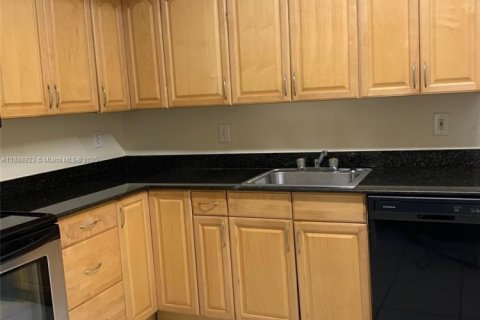 Снять в аренду кондоминиум в Холливуд, Флорида 2 спальни, 102.19м2, № 1941067 - фото 12