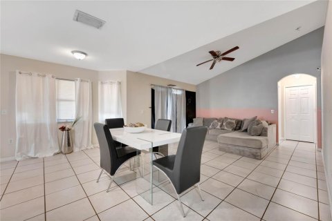 House in Kissimmee, Florida 4 bedrooms, 183.85 sq.m. № 2236525 - photo 5
