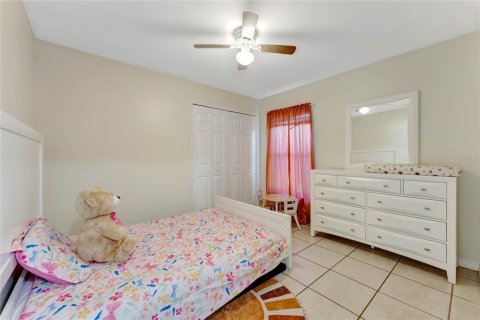 House in Kissimmee, Florida 4 bedrooms, 183.85 sq.m. № 2236525 - photo 9