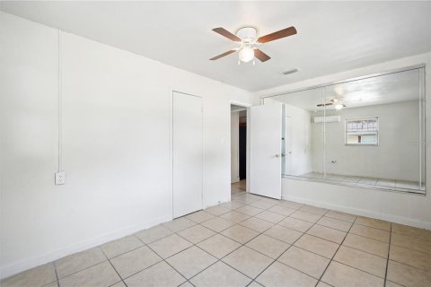 House in Tampa, Florida 2 bedrooms, 62.43 sq.m. № 2201806 - photo 13