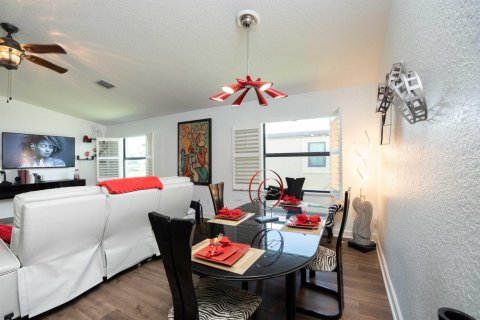 Casa en venta en Port St. Lucie, Florida, 2 dormitorios, 134.8 m2 № 2078288 - foto 19