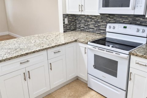 Condo in Miami, Florida, 2 bedrooms  № 2365601