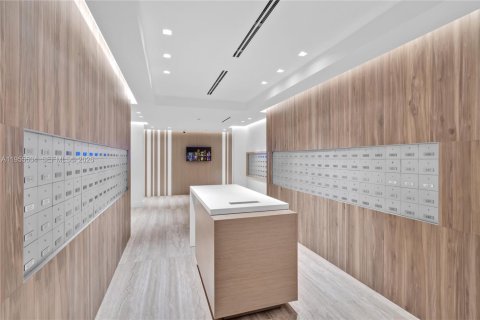 Condo in Miami Beach, Florida, 1 bedroom  № 2010267 - photo 24