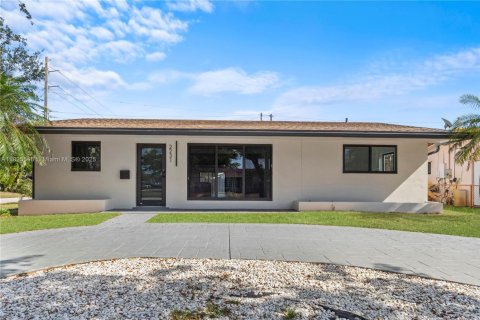 House in Hollywood, Florida 4 bedrooms, 214.23 sq.m. № 1794700 - photo 29
