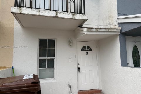 Condo in Hialeah, Florida, 2 bedrooms  № 1872618 - photo 15