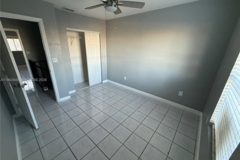 Touwnhouse à louer à Homestead, Floride: 3 chambres, 130.71 m2 № 2000175 - photo 12