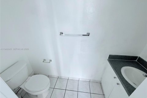 Touwnhouse à louer à Homestead, Floride: 3 chambres, 130.71 m2 № 2000175 - photo 6