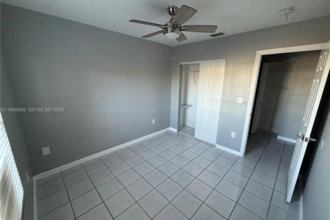 Touwnhouse à louer à Homestead, Floride: 3 chambres, 130.71 m2 № 2000175 - photo 11