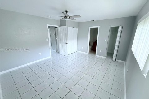 Touwnhouse à louer à Homestead, Floride: 3 chambres, 130.71 m2 № 2000175 - photo 8