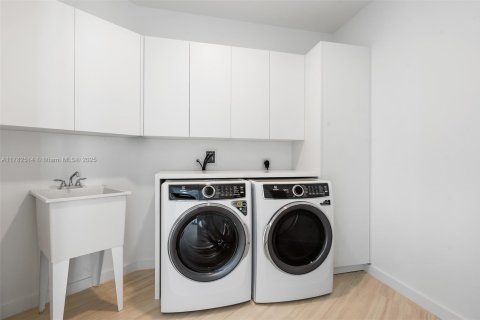 Купить кондоминиум в Майами, Флорида 4 спальни, 406.45м2, № 2035462 - фото 4