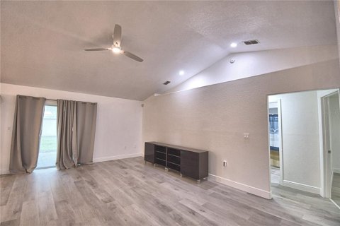 Villa ou maison à vendre à Auburndale, Floride: 3 chambres, 132.57 m2 № 2408378 - photo 4