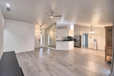 Villa ou maison à vendre à Auburndale, Floride: 3 chambres, 132.57 m2 № 2408378 - photo 6