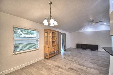 Villa ou maison à vendre à Auburndale, Floride: 3 chambres, 132.57 m2 № 2408378 - photo 10