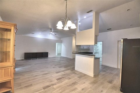 Villa ou maison à vendre à Auburndale, Floride: 3 chambres, 132.57 m2 № 2408378 - photo 11