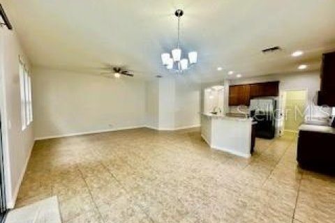 House in Orlando, Florida 4 bedrooms, 225.94 sq.m. № 2239156 - photo 9