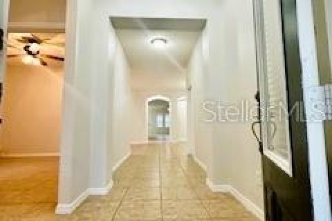 House in Orlando, Florida 4 bedrooms, 225.94 sq.m. № 2239156 - photo 2