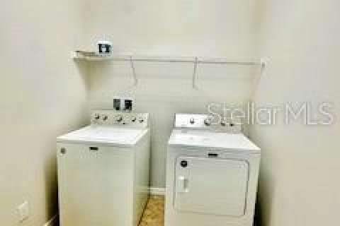House in Orlando, Florida 4 bedrooms, 225.94 sq.m. № 2239156 - photo 4