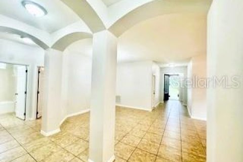 House in Orlando, Florida 4 bedrooms, 225.94 sq.m. № 2239156 - photo 5