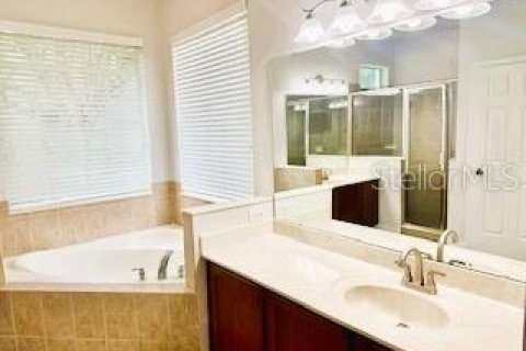House in Orlando, Florida 4 bedrooms, 225.94 sq.m. № 2239156 - photo 23
