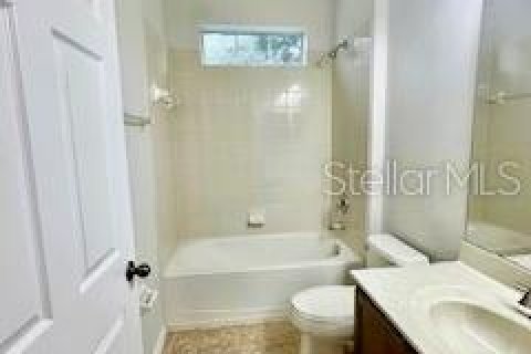 House in Orlando, Florida 4 bedrooms, 225.94 sq.m. № 2239156 - photo 3