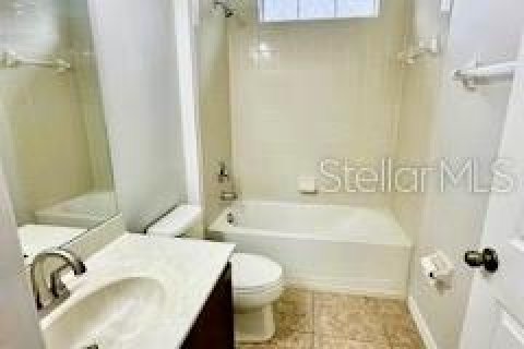 House in Orlando, Florida 4 bedrooms, 225.94 sq.m. № 2239156 - photo 13