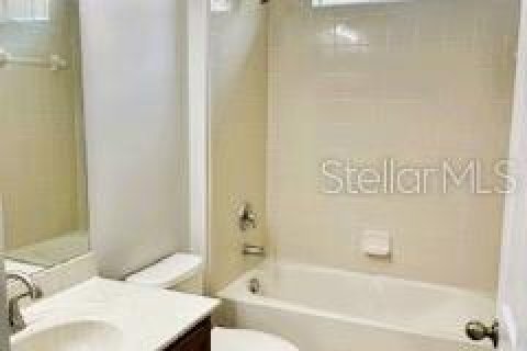 House in Orlando, Florida 4 bedrooms, 225.94 sq.m. № 2239156 - photo 21