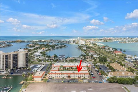 Condominio en venta en Treasure Island, Florida, 2 dormitorios, 70.61 m2 № 2100666 - foto 3