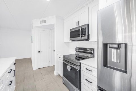 Condominio en venta en Treasure Island, Florida, 2 dormitorios, 70.61 m2 № 2100666 - foto 20