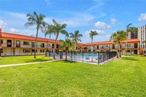 Condominio en venta en Treasure Island, Florida, 2 dormitorios, 70.61 m2 № 2100666 - foto 8