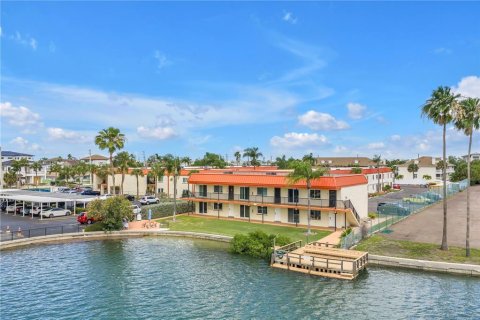 Condominio en venta en Treasure Island, Florida, 2 dormitorios, 70.61 m2 № 2100666 - foto 5