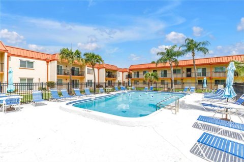 Condominio en venta en Treasure Island, Florida, 2 dormitorios, 70.61 m2 № 2100666 - foto 6