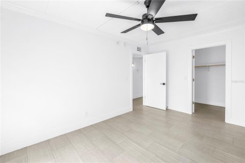 Condominio en venta en Treasure Island, Florida, 2 dormitorios, 70.61 m2 № 2100666 - foto 27