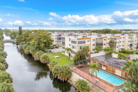 Copropriété à vendre à Lauderhill, Floride: 2 chambres, 91.04 m2 № 2005383 - photo 26