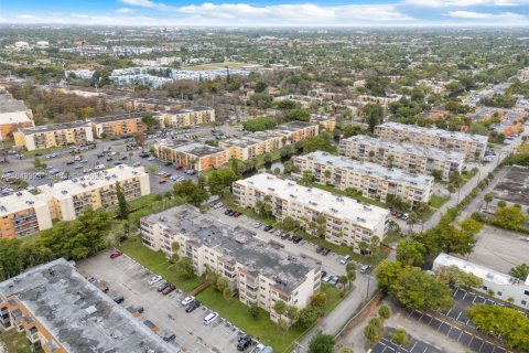 Copropriété à vendre à Lauderhill, Floride: 2 chambres, 91.04 m2 № 2005383 - photo 19