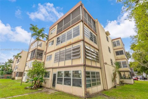 Copropriété à vendre à Lauderhill, Floride: 2 chambres, 91.04 m2 № 2005383 - photo 14