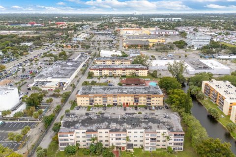 Copropriété à vendre à Lauderhill, Floride: 2 chambres, 91.04 m2 № 2005383 - photo 23