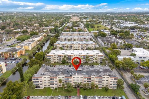 Copropriété à vendre à Lauderhill, Floride: 2 chambres, 91.04 m2 № 2005383 - photo 16