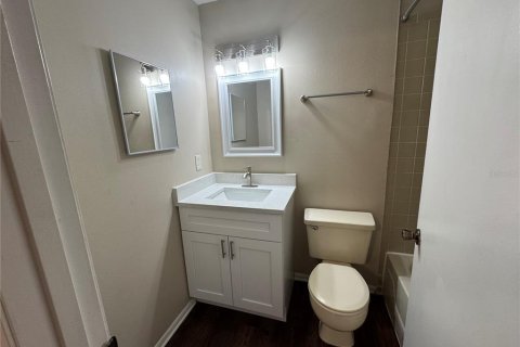 House in Orlando, Florida 2 bedrooms, 88.07 sq.m. № 2167213 - photo 13