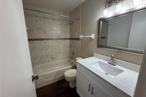House in Orlando, Florida 2 bedrooms, 88.07 sq.m. № 2167213 - photo 9