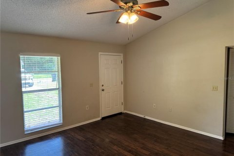 House in Orlando, Florida 2 bedrooms, 88.07 sq.m. № 2167213 - photo 2