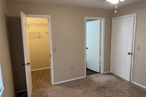 House in Orlando, Florida 2 bedrooms, 88.07 sq.m. № 2167213 - photo 11
