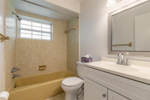 House in Ormond Beach, Florida 3 bedrooms, 135.64 sq.m. № 1879112 - photo 26
